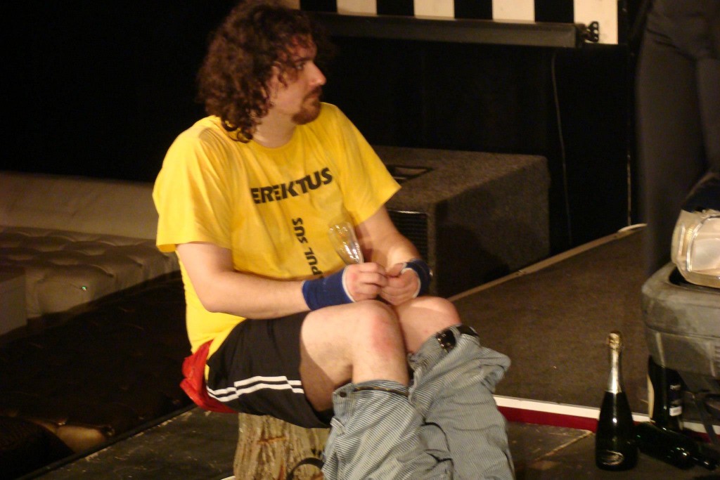 894526_513203818714770_103063416_o