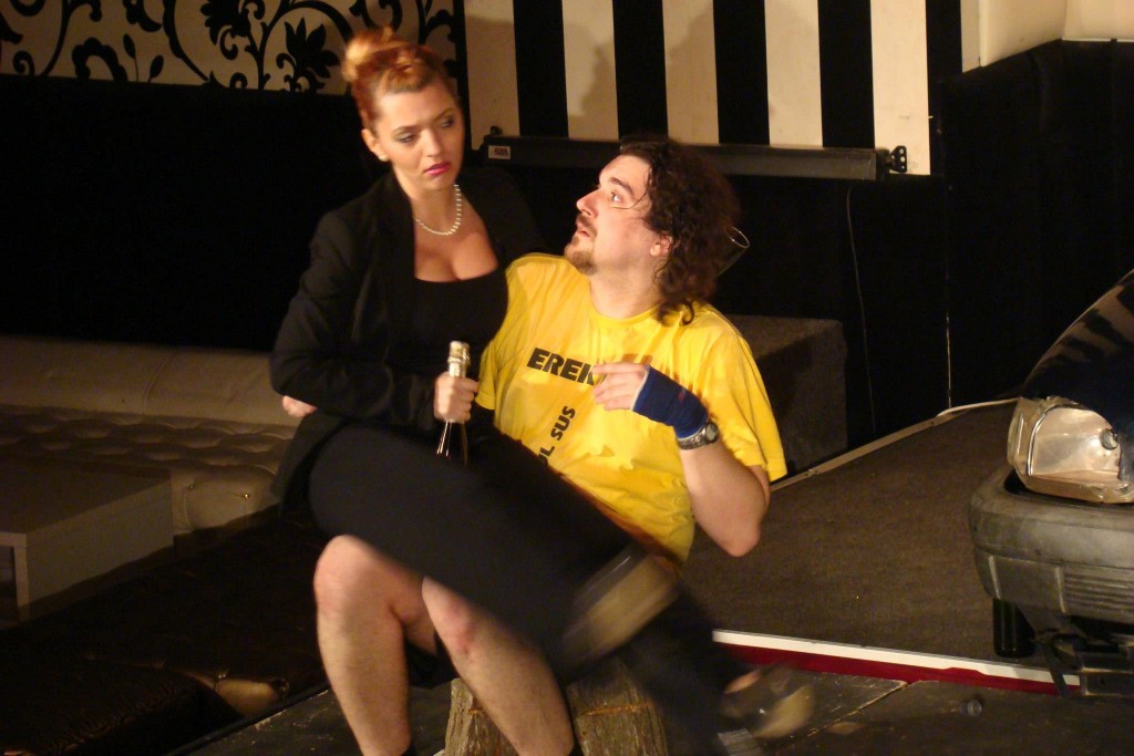 904666_513203658714786_499299107_o